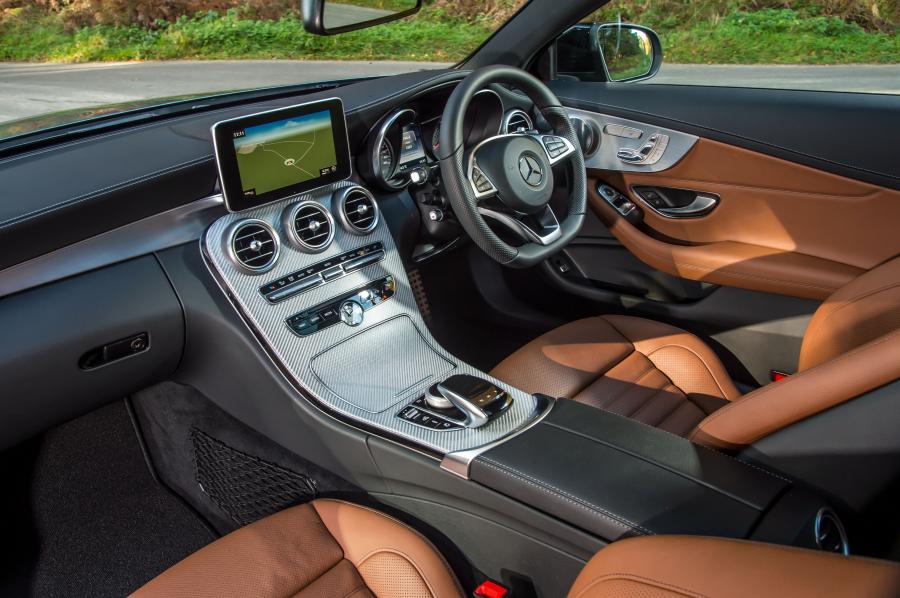 Интерьер Mercedes-AMG C43 4Matic Coupe 2016 года  (UK) (фото 25 из 30)